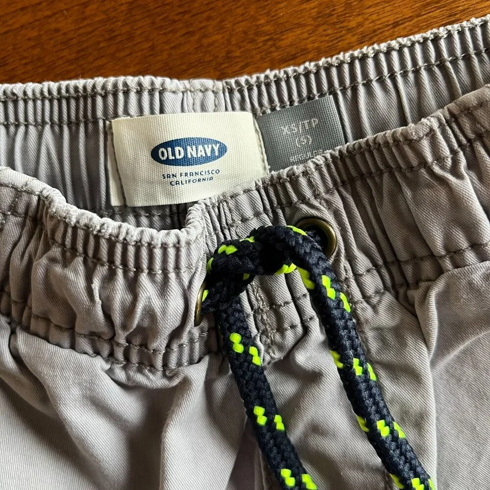 Old Navy play salmon and gray shorts 5